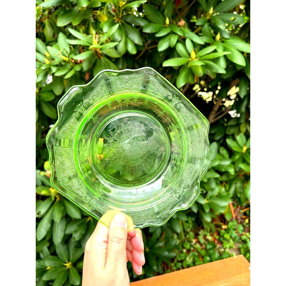 Anchor hocking 8" sandwich plate princess green uranium glass